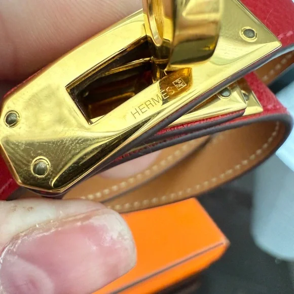 LOT 2169 Hermes Kelly Red Leather with 18K gold plated  Hardware - Picture 8 of 10